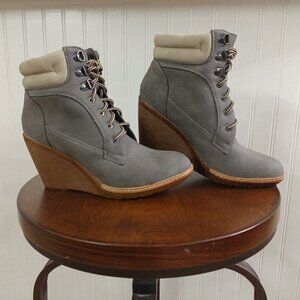 HOT KISS Women's Gray Lace-Up Wedge Ankle Boots. Size 9